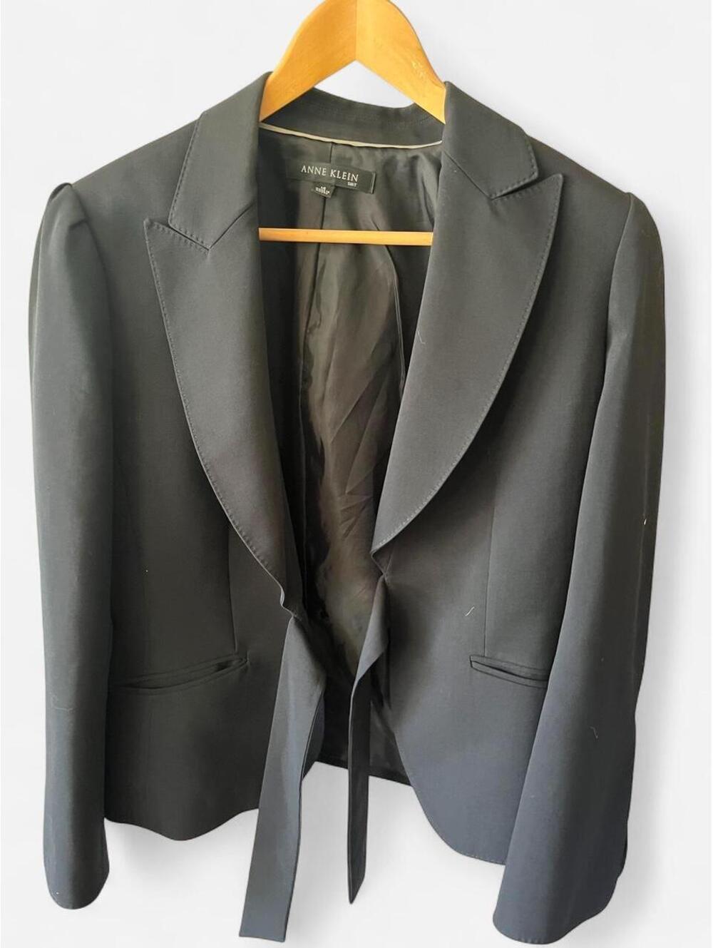 Anne Klein black blazer with tie detail #work #blazer